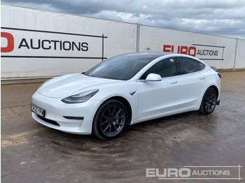 سيارة TESLA