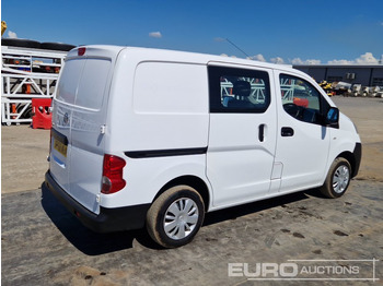 شاحنة التوصيل Nissan NV200: صورة 5