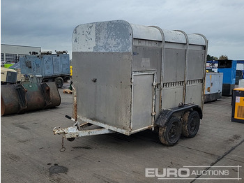 مقطورة لنقل المعدات