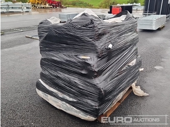 الآلات الزراعية Unused 1500mm PVC Coated Chain Link (20 Rolls): صورة 2
