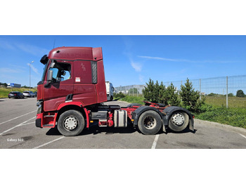 وحدة جر RENAULT T 520
