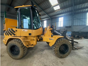 لودر مفصلي صغير Volvo L 30 B ZX: صورة 2