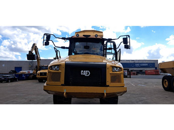 شاحنة قلاب مفصلية CATERPILLAR 730