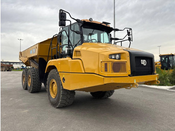 شاحنة قلاب مفصلية CATERPILLAR 730