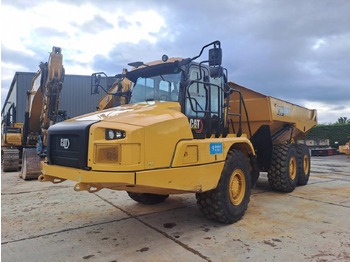 شاحنة قلاب مفصلية CATERPILLAR 730