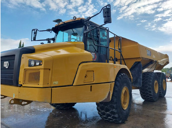 شاحنة قلاب مفصلية CATERPILLAR 745