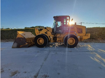 اللودر بعجل CATERPILLAR 938M