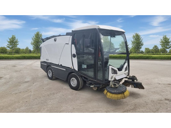 سياره كنس شوارع JOHNSTON