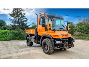 آلية المنفعة/ مركبة خاصة UNIMOG U300