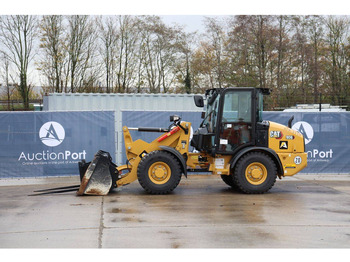 اللودر بعجل CATERPILLAR 906