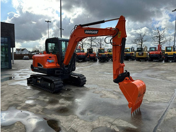 حفار زحاف Doosan DX55-9C: صورة 3