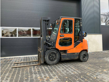 رافعة شوكية تعمل بالغاز DOOSAN