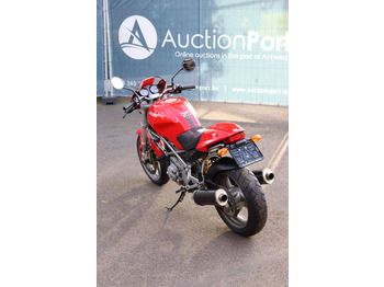 دراجة نارية Ducati Monster 600: صورة 4 دراجة نارية Ducati Monster 600: صورة 4