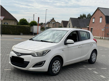 سيدان HYUNDAI