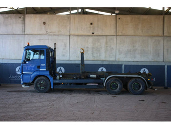 شاحنة ذات خطاف MAN TGS 33.360: صورة 2