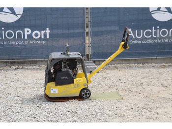 لوحة اهتزازية NEUSON