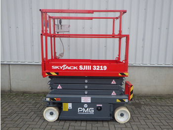 رافعة هيدروليكية مقصية SKYJACK