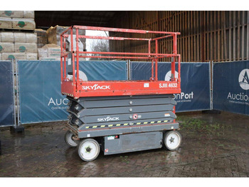 رافعة هيدروليكية مقصية SKYJACK
