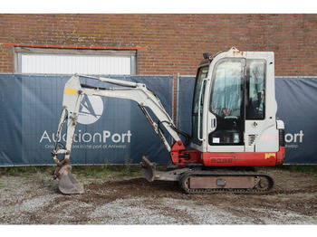 حفار زحاف TAKEUCHI