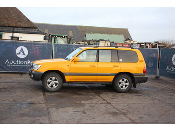 سيارة دفع رباعي TOYOTA Land Cruiser