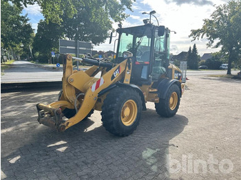 اللودر بعجل CATERPILLAR 908H