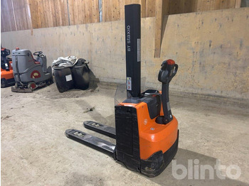 آلة التكديس Toyota SWE080L: صورة 3