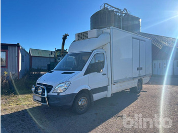 شاحنة MERCEDES-BENZ