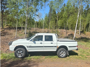 شاحنة التوصيل MITSUBISHI L200