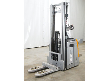 آلة التكديس STILL