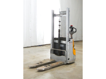 آلة التكديس STILL