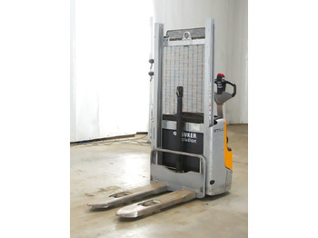 آلة التكديس STILL