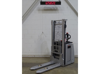 آلة التكديس STILL