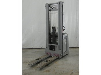 آلة التكديس STILL