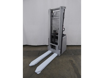 آلة التكديس STILL