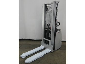 آلة التكديس STILL