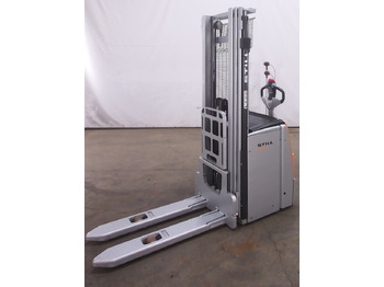 آلة التكديس STILL