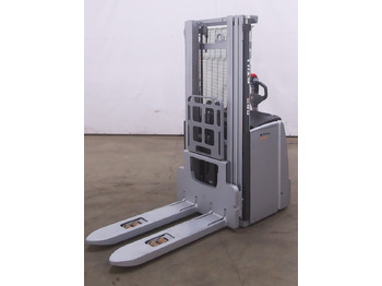 آلة التكديس STILL