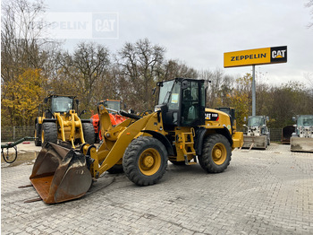 اللودر بعجل CATERPILLAR