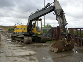 حفار زحاف VOLVO EC200