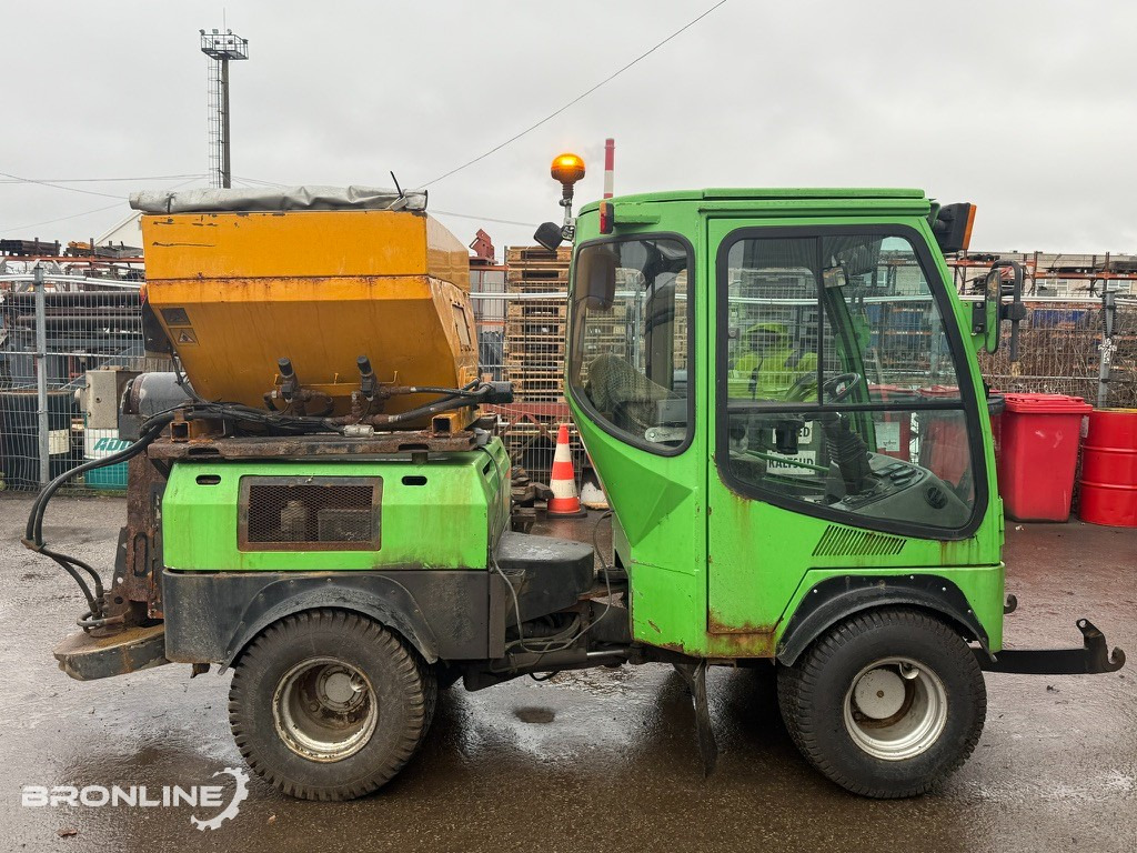 2008 LM TRAC 385 + Spreader - جرافة ثلج: صورة 5 2008 LM TRAC 385 + Spreader - جرافة ثلج: صورة 5