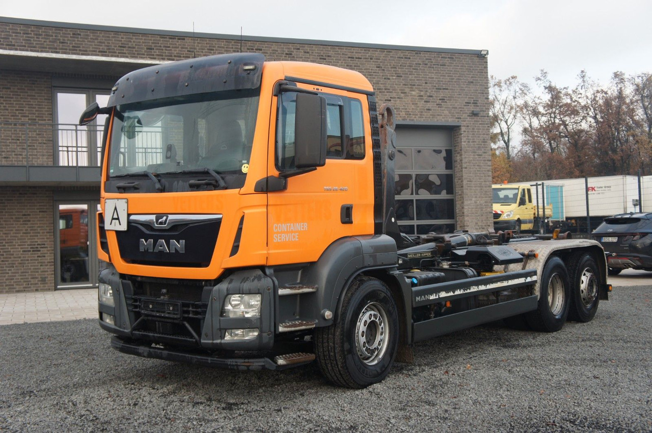 MAN TGS 26.420 Abrollkipper Meiller - شاحنة ذات خطاف: صورة 2 MAN TGS 26.420 Abrollkipper Meiller - شاحنة ذات خطاف: صورة 2