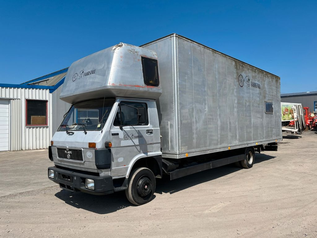 MAN VW-MAN LO2 Koffer Schlafkabine - شاحنة مغلقة الصندوق: صورة 3 MAN VW-MAN LO2 Koffer Schlafkabine - شاحنة مغلقة الصندوق: صورة 3
