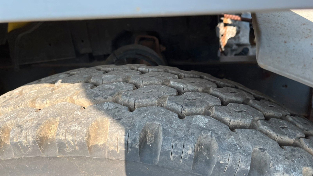 شاحنة ذات خطاف Mercedes-Benz 1318 1218 Abrollkipper Mercedes-Benz 1318 1218 Abrollkipper: صورة 10