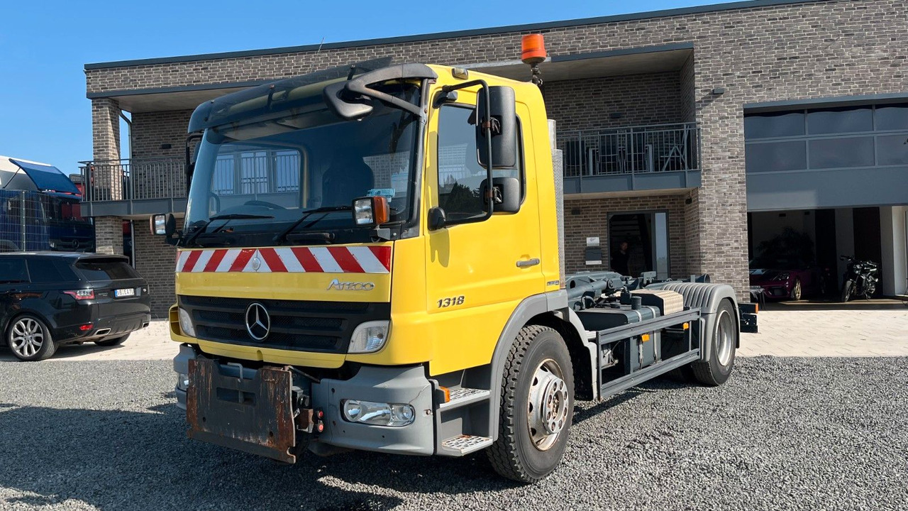 Mercedes-Benz 1318 1218 Abrollkipper Mercedes-Benz 1318 1218 Abrollkipper - شاحنة ذات خطاف: صورة 2 Mercedes-Benz 1318 1218 Abrollkipper Mercedes-Benz 1318 1218 Abrollkipper - شاحنة ذات خطاف: صورة 2