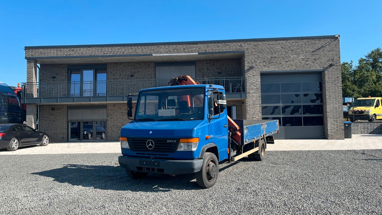 Mercedes-Benz 816D Pritsche Kran Palfinger Blatt - Blatt - شاحنة مفتوحة: صورة 1 Mercedes-Benz 816D Pritsche Kran Palfinger Blatt - Blatt - شاحنة مفتوحة: صورة 1