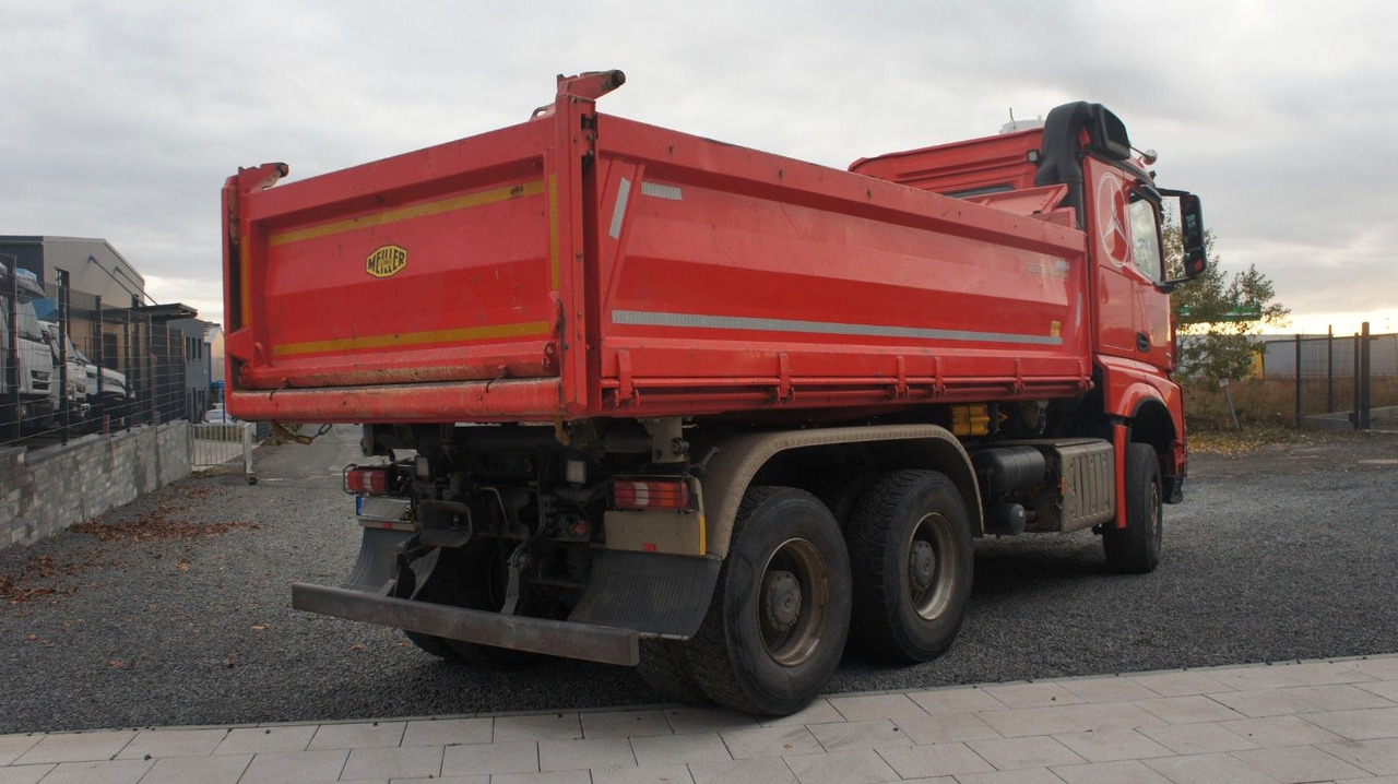 Mercedes-Benz Actros 2663 Dreiseitenkipper Meiller Bordmatik - شاحنة قلاب: صورة 4 Mercedes-Benz Actros 2663 Dreiseitenkipper Meiller Bordmatik - شاحنة قلاب: صورة 4