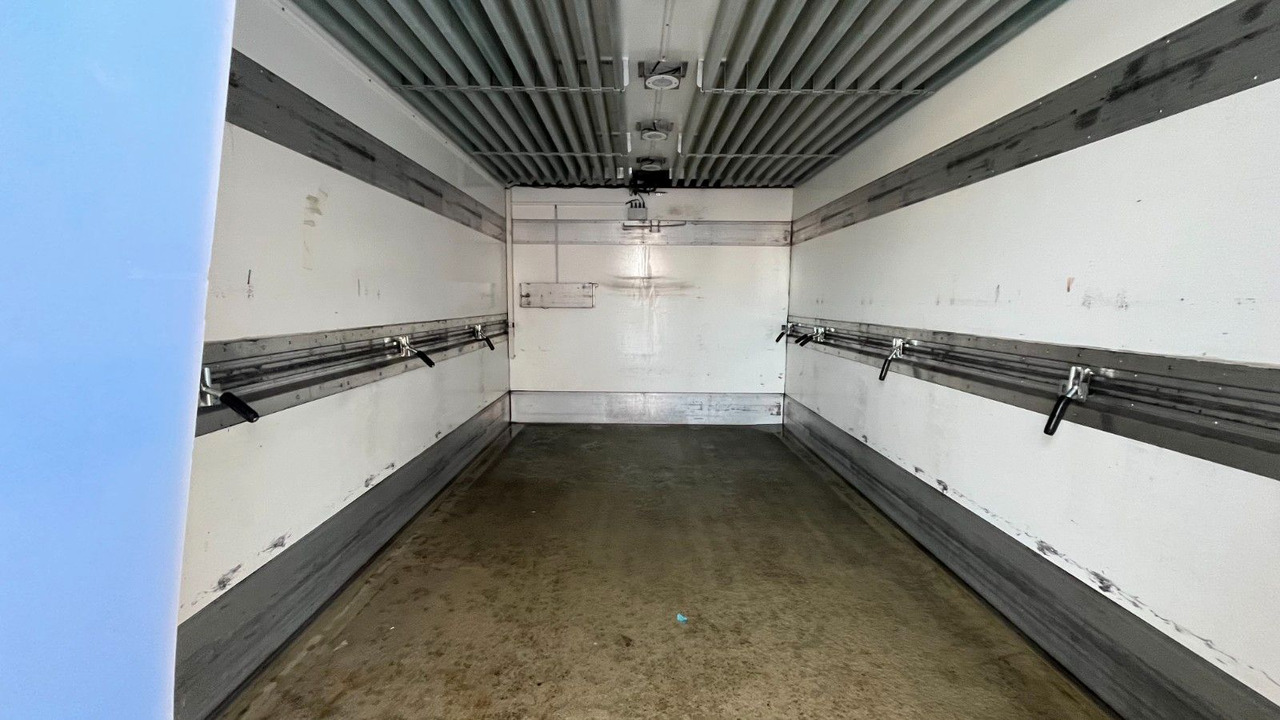 Mitsubishi Fuso Canter 9C18 Kühlkoffer Frigoblock Mitsubishi Fuso Canter 9C18 Kühlkoffer Frigoblock - شاحنة مُبرّدة للتوصيل: صورة 5 Mitsubishi Fuso Canter 9C18 Kühlkoffer Frigoblock Mitsubishi Fuso Canter 9C18 Kühlkoffer Frigoblock - شاحنة مُبرّدة للتوصيل: صورة 5