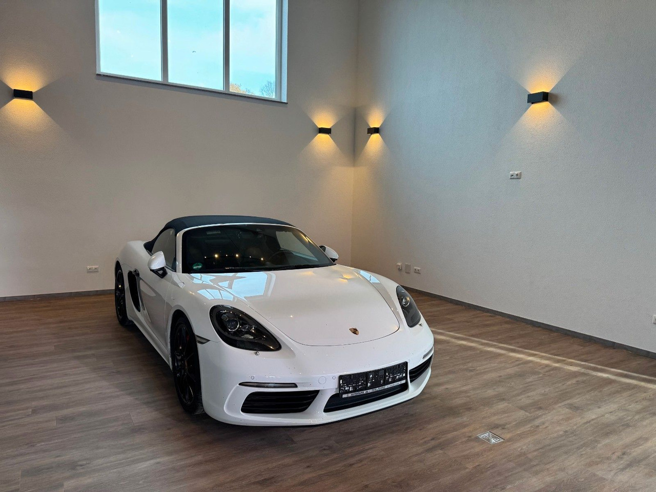 Porsche 718 Boxster S Sport Chrono Sport AGA Approved - سيارة: صورة 3 Porsche 718 Boxster S Sport Chrono Sport AGA Approved - سيارة: صورة 3