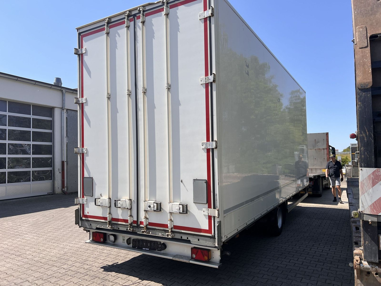 Ackermann 1 Achs Planenanhänger 10,5 t GG - مقطورة صندوق مغلق: صورة 3 Ackermann 1 Achs Planenanhänger 10,5 t GG - مقطورة صندوق مغلق: صورة 3