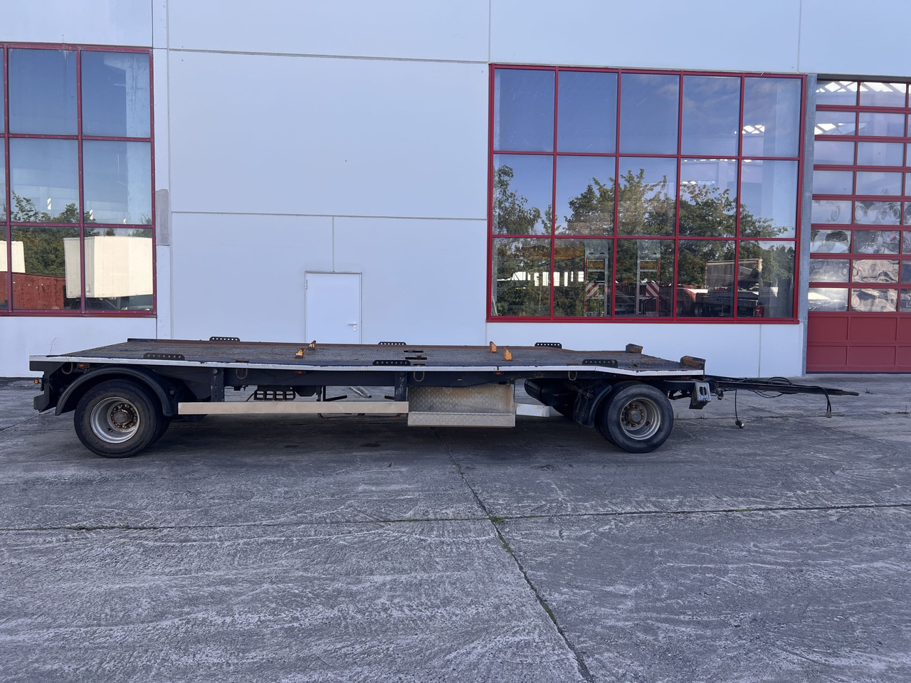 Dinkel DAC 18000 2 Achs Kombi- Anhänger für Abroll- oder Absetzmulden oder Tieflader - مقطورات مسطحة: صورة 3 Dinkel DAC 18000 2 Achs Kombi- Anhänger für Abroll- oder Absetzmulden oder Tieflader - مقطورات مسطحة: صورة 3